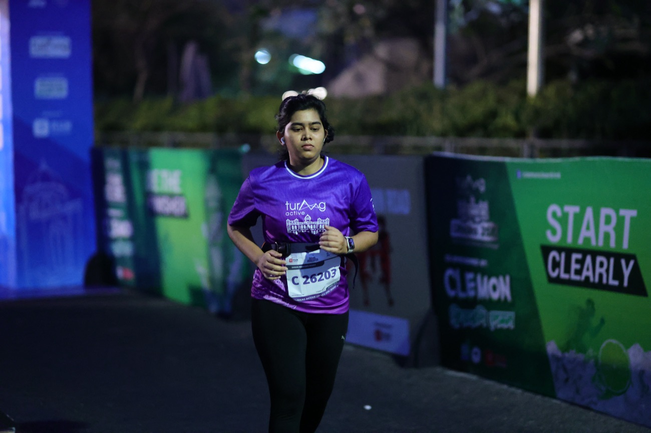 Zareen running the ActivePulse 15K at night in Dhaka